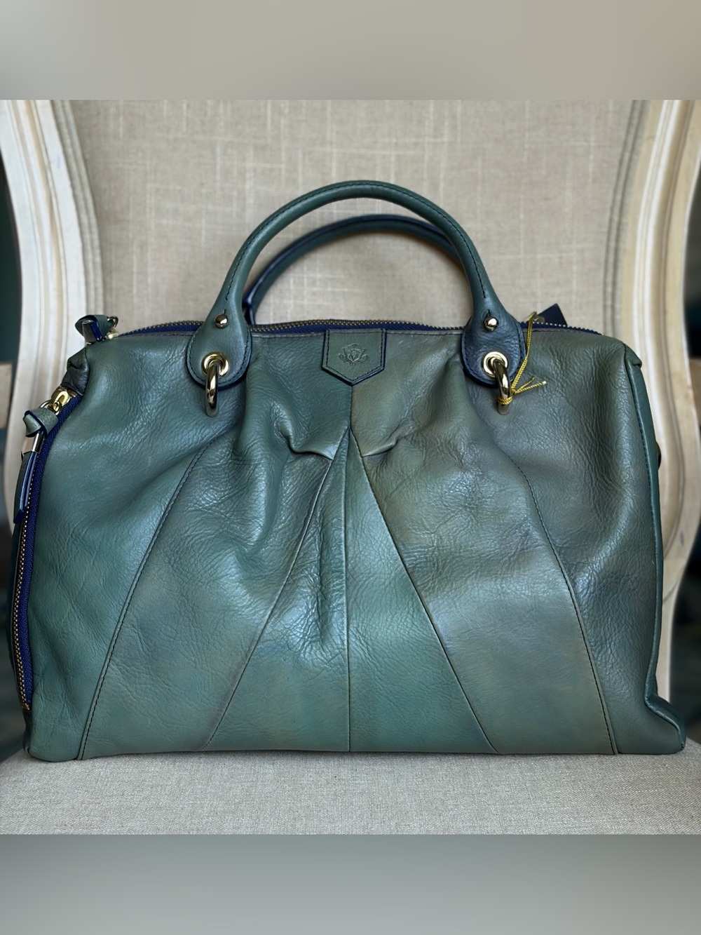 NWT Tre Vero Luxurious Italian Leather Satchel Handbag in blended Teal and Green